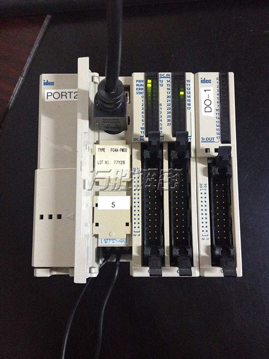 ȪPLC FC4A-HPC3